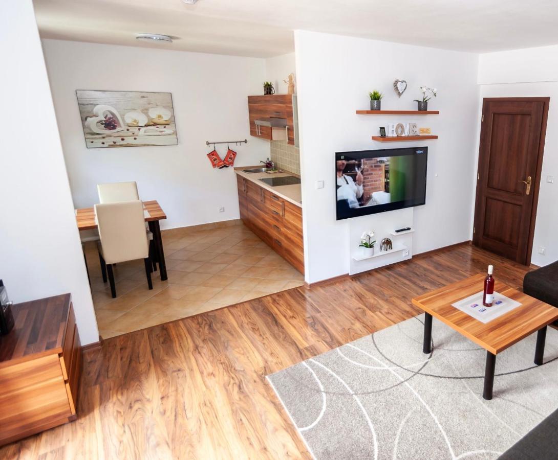 Appartement Vila Helena - Apartman Helena 15 à Ruzomberok Extérieur photo