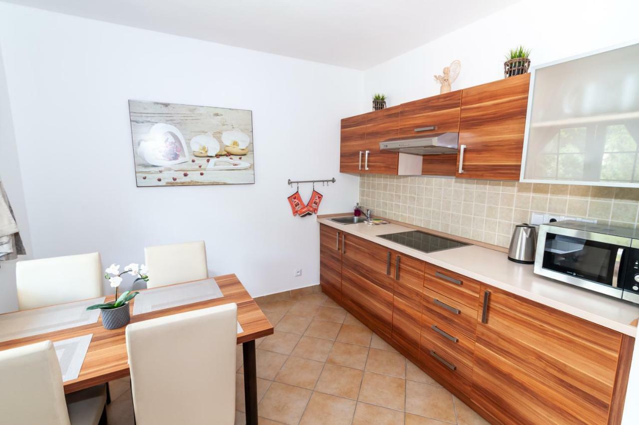 Appartement Vila Helena - Apartman Helena 15 à Ruzomberok Extérieur photo